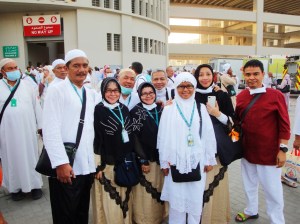 Di depan escalator jumratan